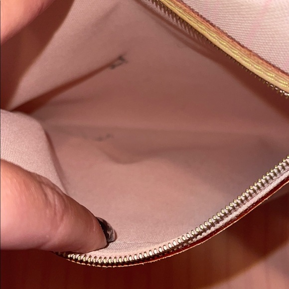 LV delightful - Picture 6 of 13